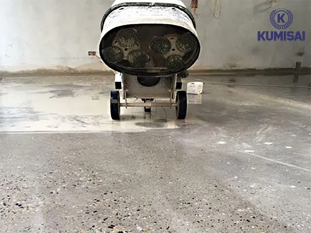 Kiểm tra kỹ thiết bị trước khi sử dụng máy chà nhám