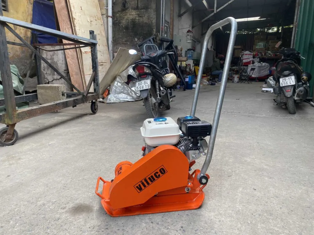 Máy đầm bàn bê tông là thiết bị quan trọng giúp nâng cao hiệu suất và chất lượng công trình
