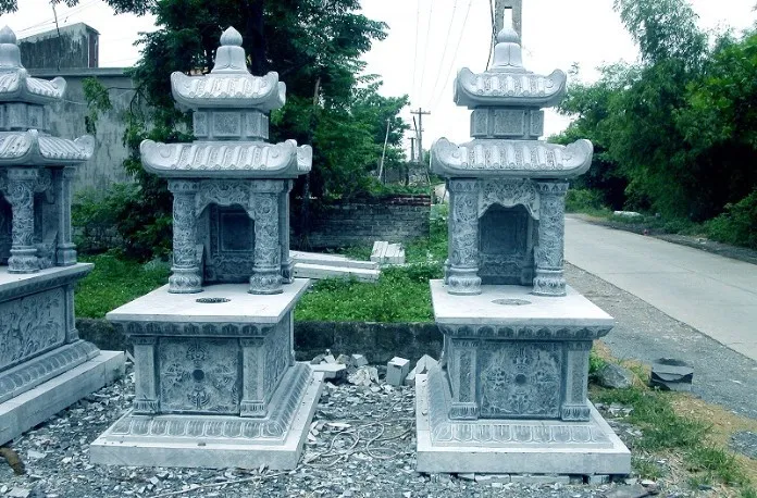 Mộ bê tông đúc sẵn với thiết kế 2 tầng mái che