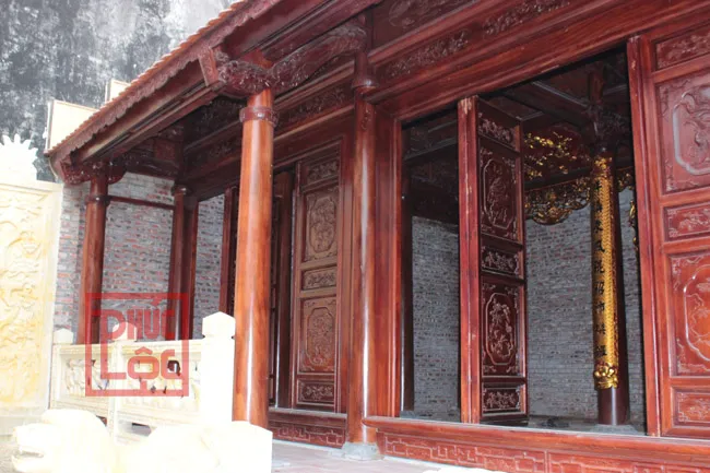 Mặt trước nhà gỗ lim 3 gian