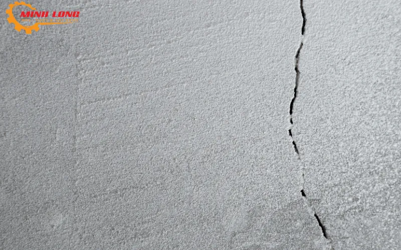 Sàn bê tông bị nứt do vật liệu kém chất lượng