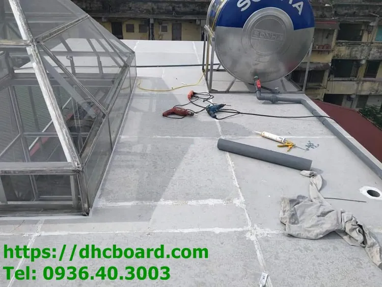 Tấm bê tông nhẹ làm trần sân thượng chịu nước