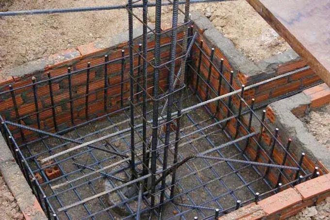 Tỉ trọng bê tông và độ dày móng