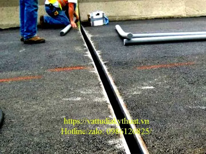 Tiêu chuẩn kỹ thuật cắt khe co giãn đường bê tông xi măng