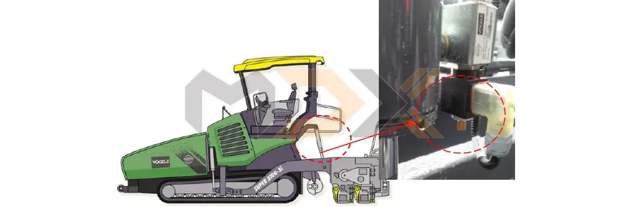 Kiểm tra bàn đầm trong quá trình bảo dưỡng máy trải nhựa Vogele