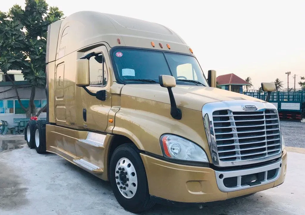 Xe đầu kéo mỹ Freightliner Cascadia cũ