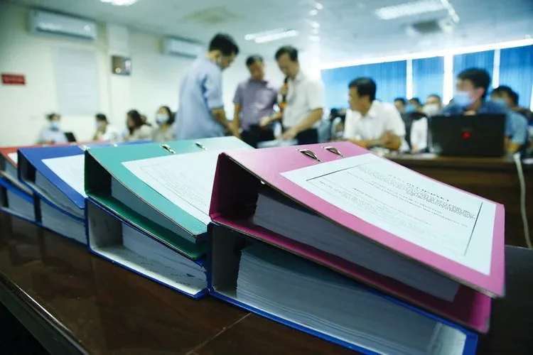 Hồ sơ năng lực nhà thầu xây dựng bao gồm chứng minh tư cách, năng lực tài chính, kinh nghiệm thi công và nguồn lực thiết bị