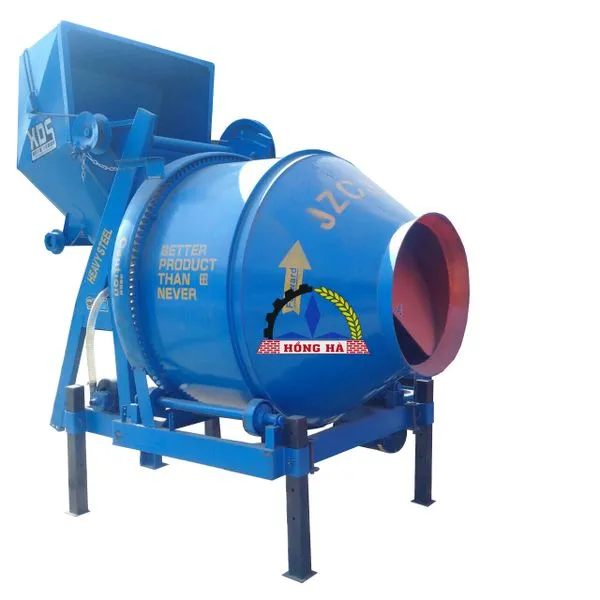 Máy trộn bê tông tự do JZC350 công suất 350 lít vận hành tại công trường 2026
