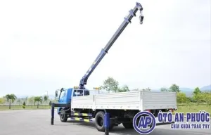 Xe tải gắn cần trục ô tô 3 tấn linh hoạt trong đô thị