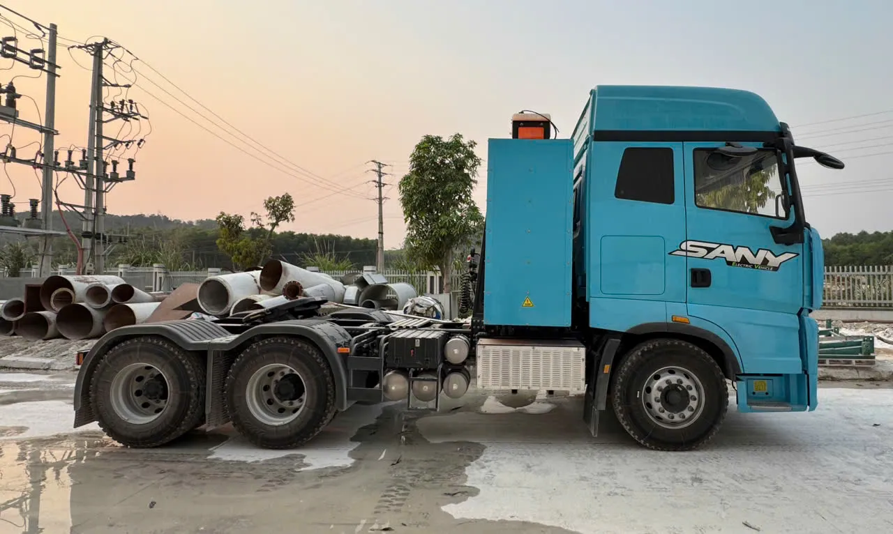 Xe đầu kéo điện Sany - Ảnh 4