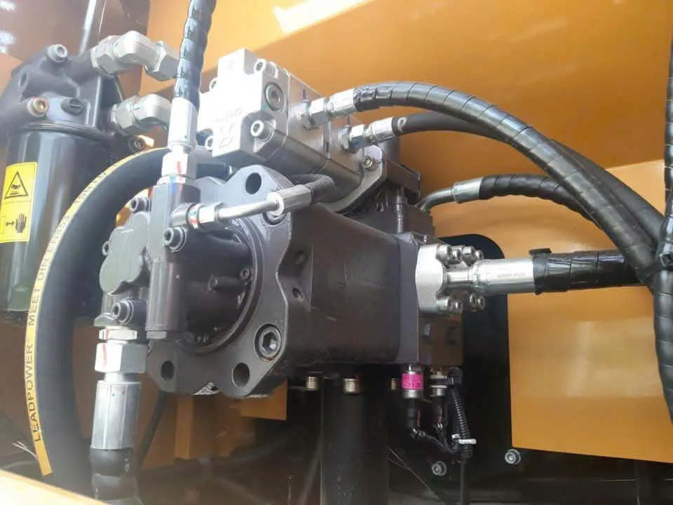 Xe đào bánh lốp Sany SY155W - Ảnh 5